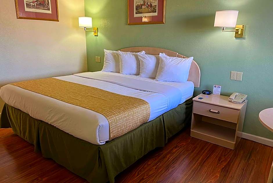 Travelodge by Wyndham Holbrook