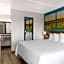 Day's Inn & Suites by Wyndham Indianapolis Airport East