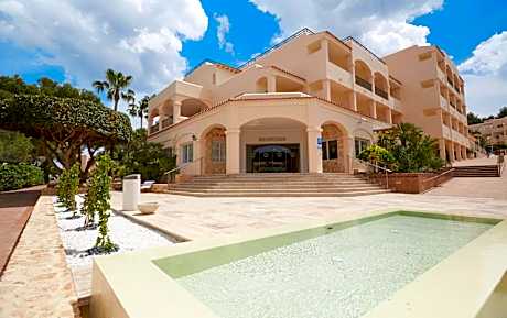 Invisa Hotel Club Cala Blanca