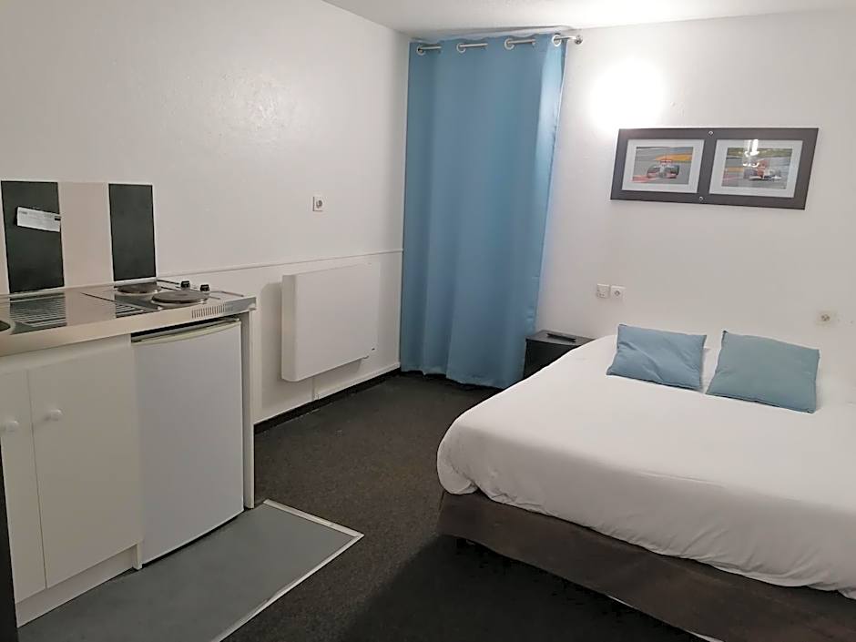 Kyriad Design Enzo De Vierzon