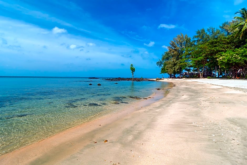 Lanta Bee Garden Bungalows
