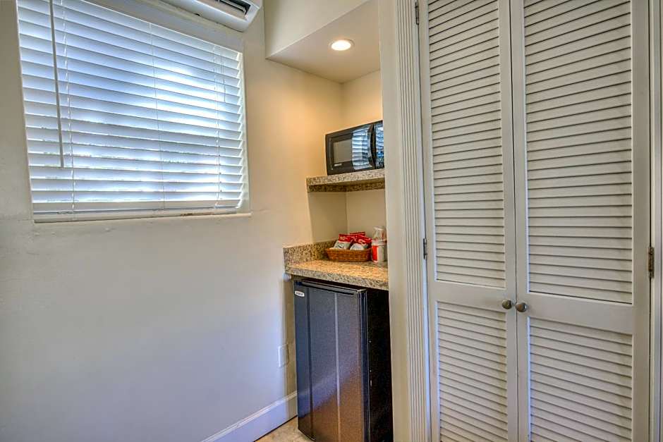 La Fiesta Ocean Inn And Suites