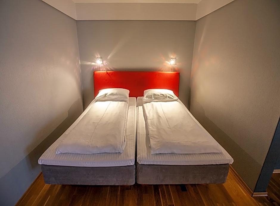 F2 Hotel