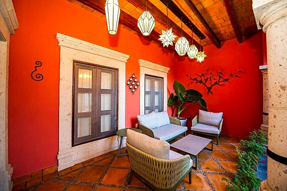 Exclusive Luxury Guest Center House