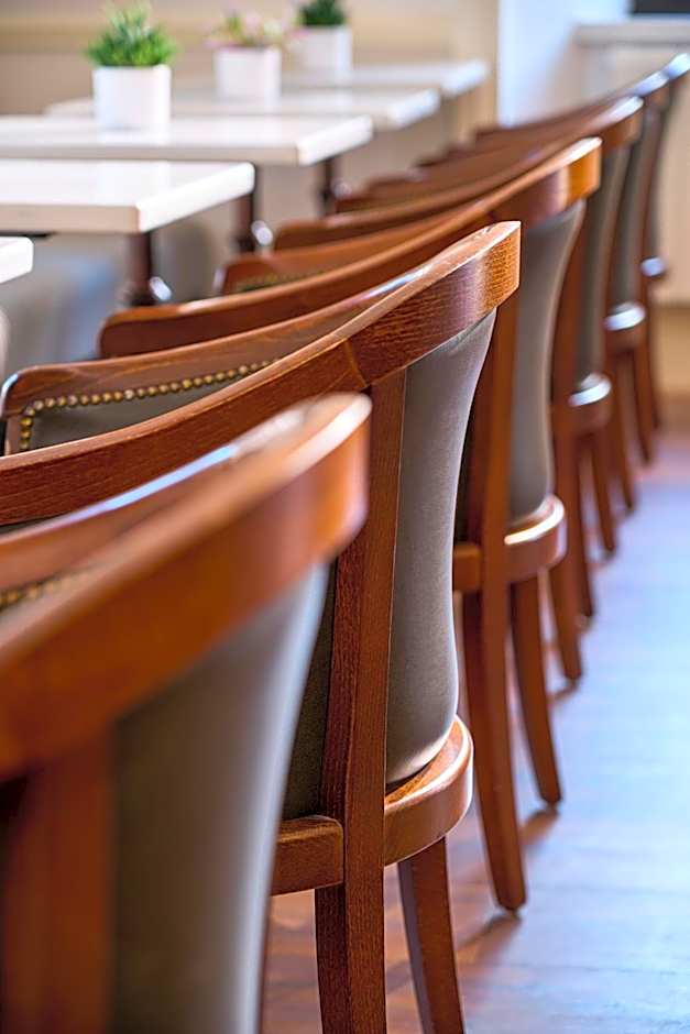 The Lansdowne Kenmare