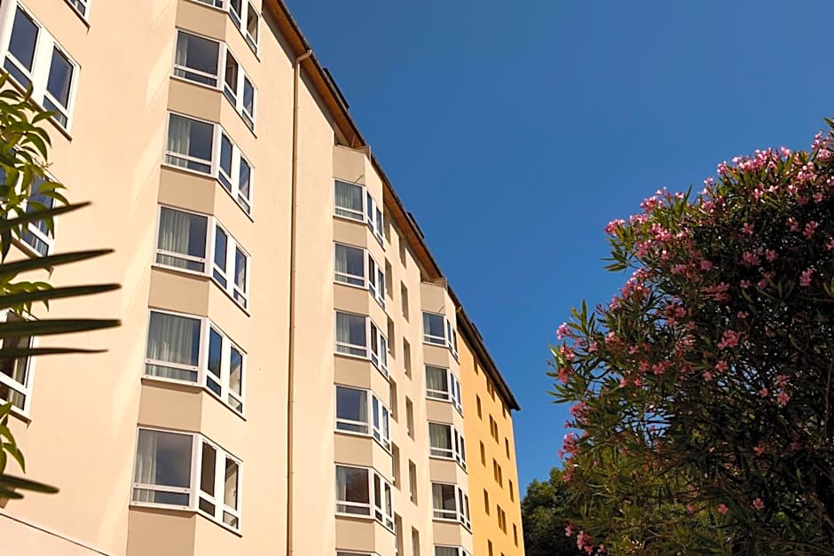 Villa Mariale by Popinns