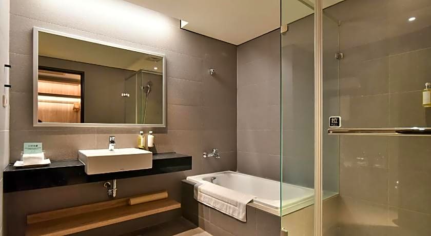 Holiday Inn Taoyuan Airport By IHG
