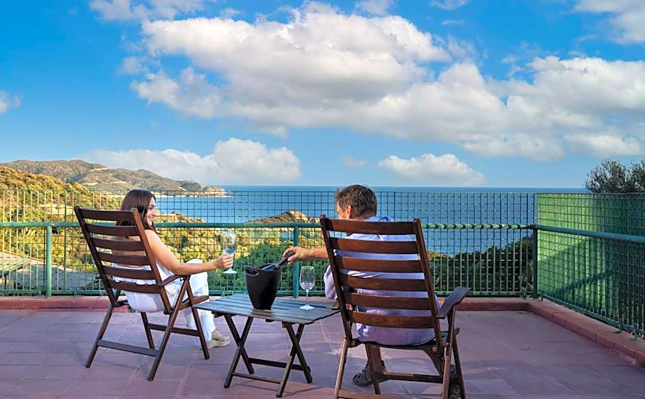 Eco Village Baia Delle Ginestre