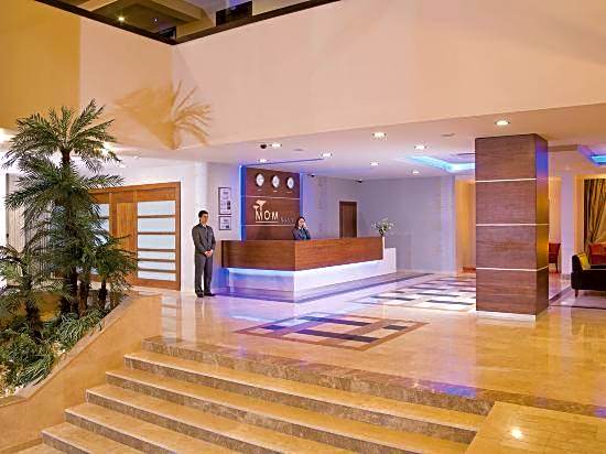 Mom Hotel
