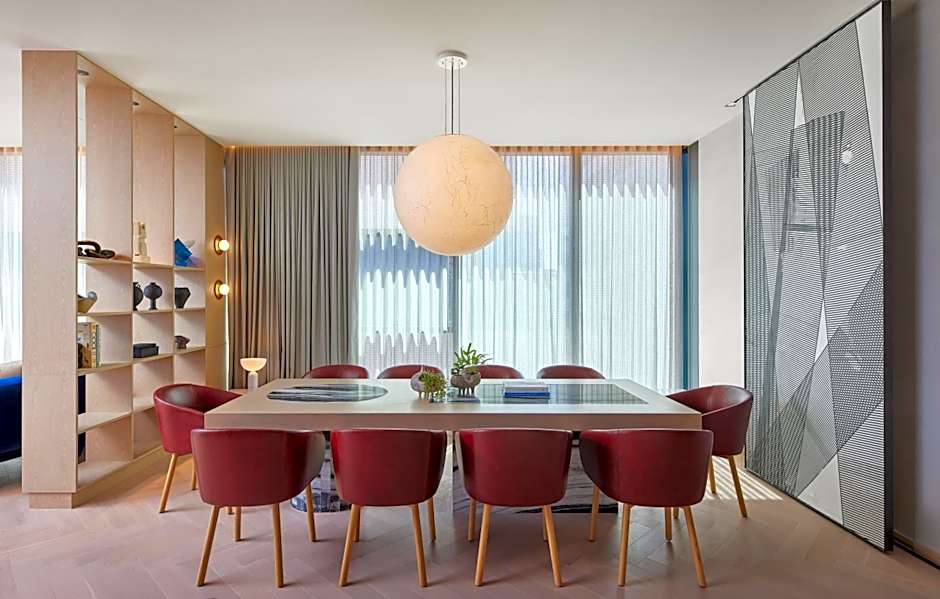 Lanson Place Parliament Gardens