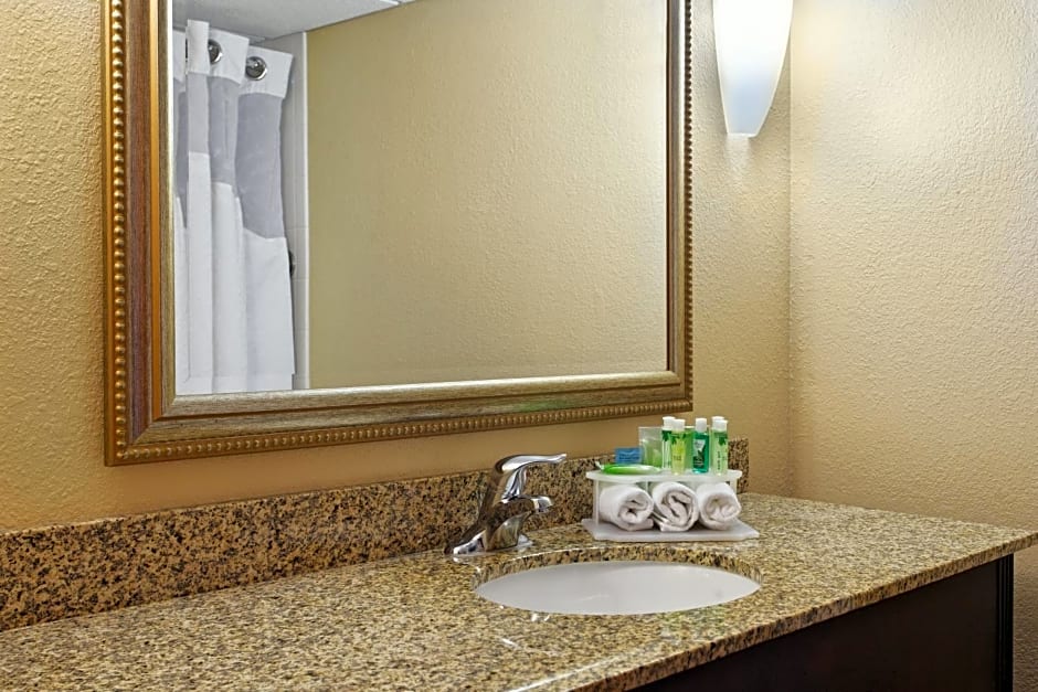 Holiday Inn Express Hotel & Suites Knoxville-North-I-75 Exit 112, an IHG Hotel