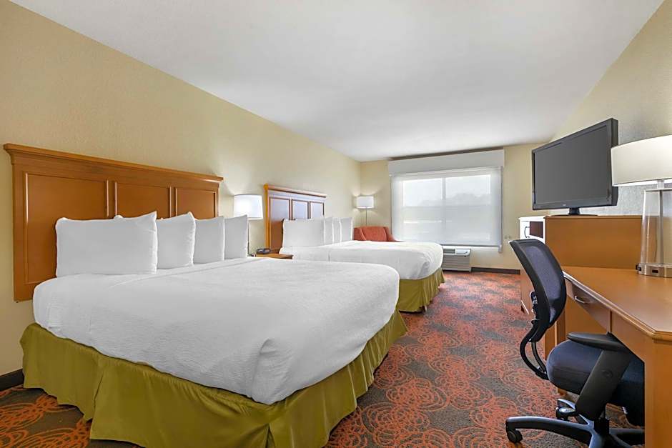 Photo 1 of 4 of 2 Queen Beds