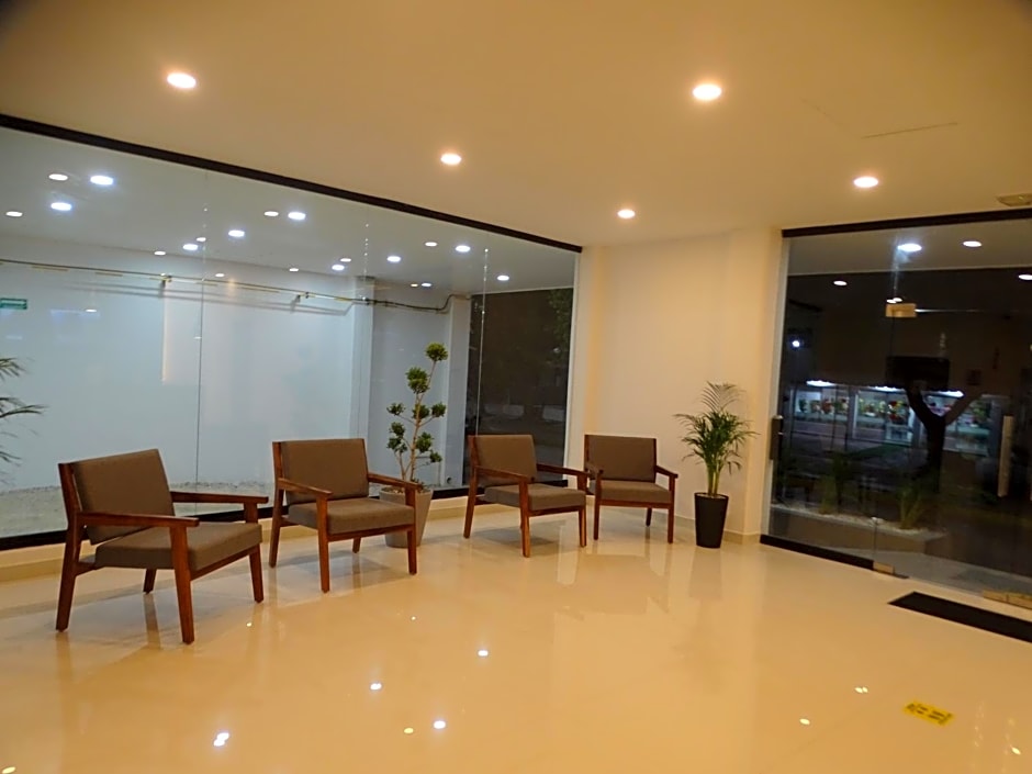 Hotel Kavia Plus