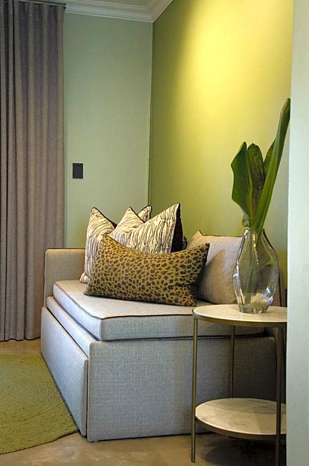 Addo Elephant Safari Lodge - Bellevue Forest Reserve