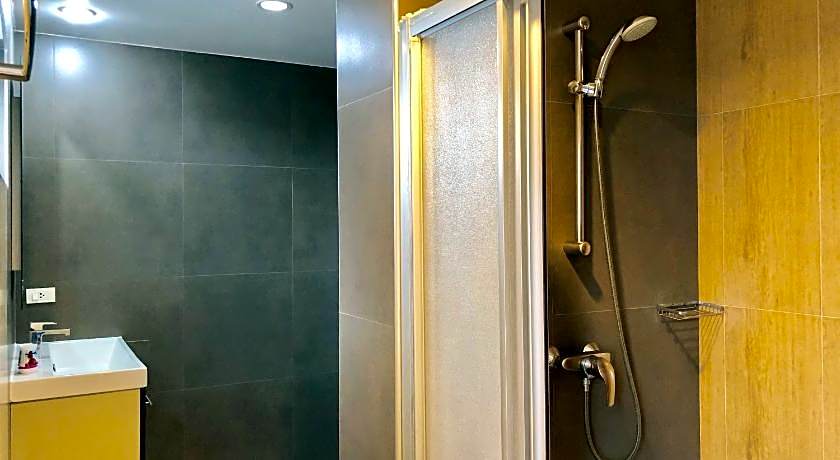 14 Place Sukhumvit Suites