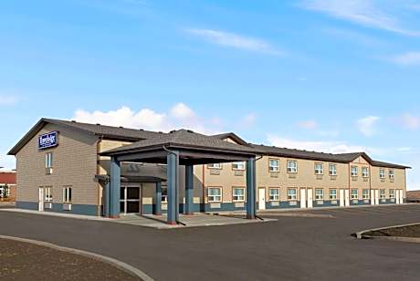 Travelodge by Wyndham Pincher Creek