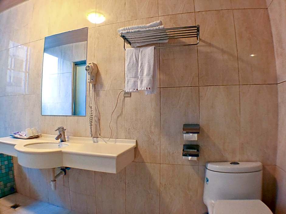 YC Cyuan Hot-Spring Hotel