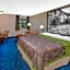 Super 8 by Wyndham Lowell/Bentonville/Rogers Area