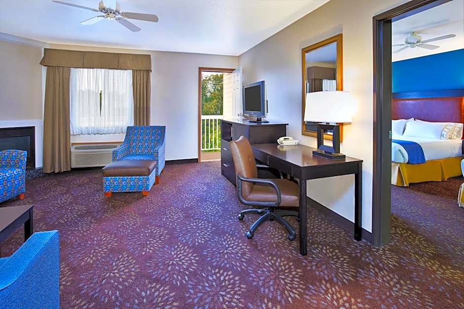 Holiday Inn Express Mackinaw City By IHG