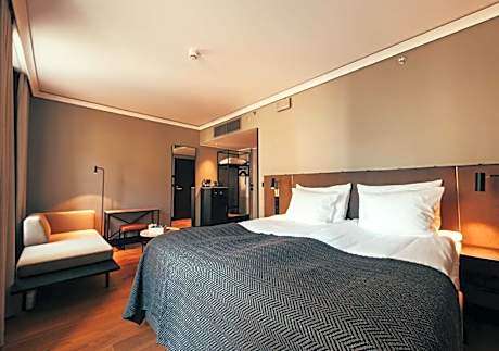 Superior, 1 King bed