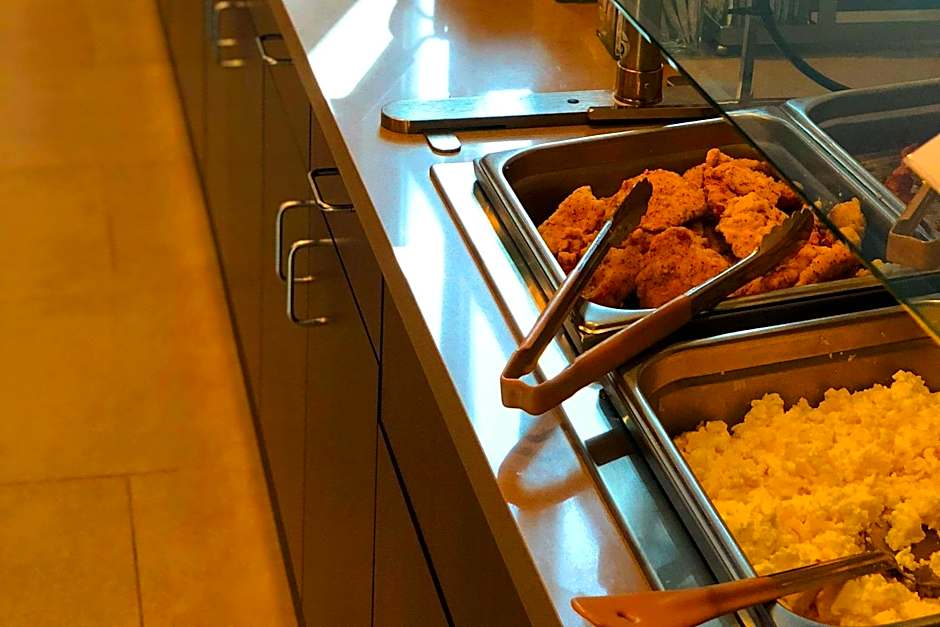 Country Inn & Suites by Radisson, San Jose International Airport, CA