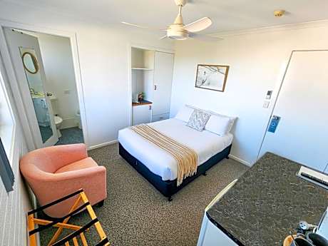 First Floor Ocean Glimpse Double Room