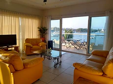 Marina Banderas Suites Hotel Boutique