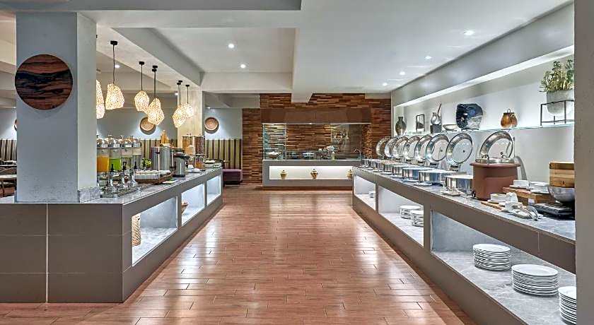 Holiday Inn and Suites Batangas Limapark By IHG