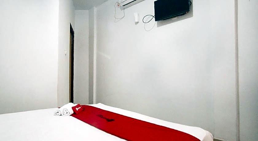 RedDoorz near Mal Abepura