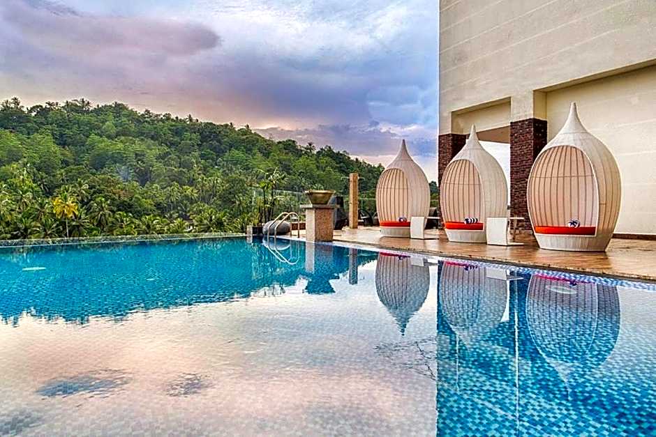 The Golden Crown Hotel