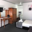 New England Motor Inn