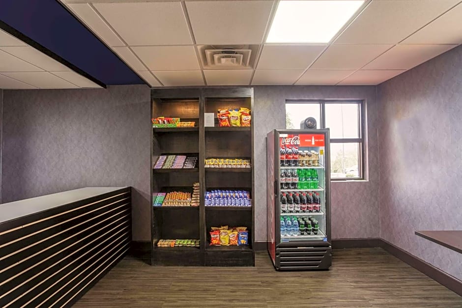 La Quinta Inn & Suites by Wyndham Knoxville East