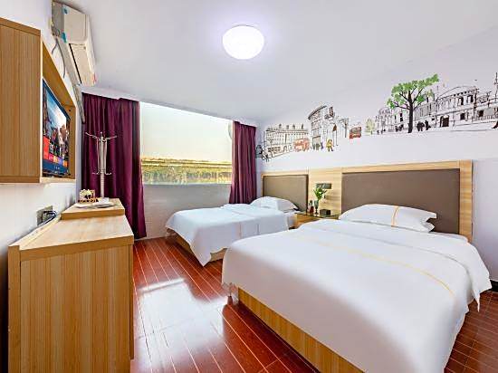 Hexin Hotel (Guangzhou Railway Station Sanyuanli Subway Station)