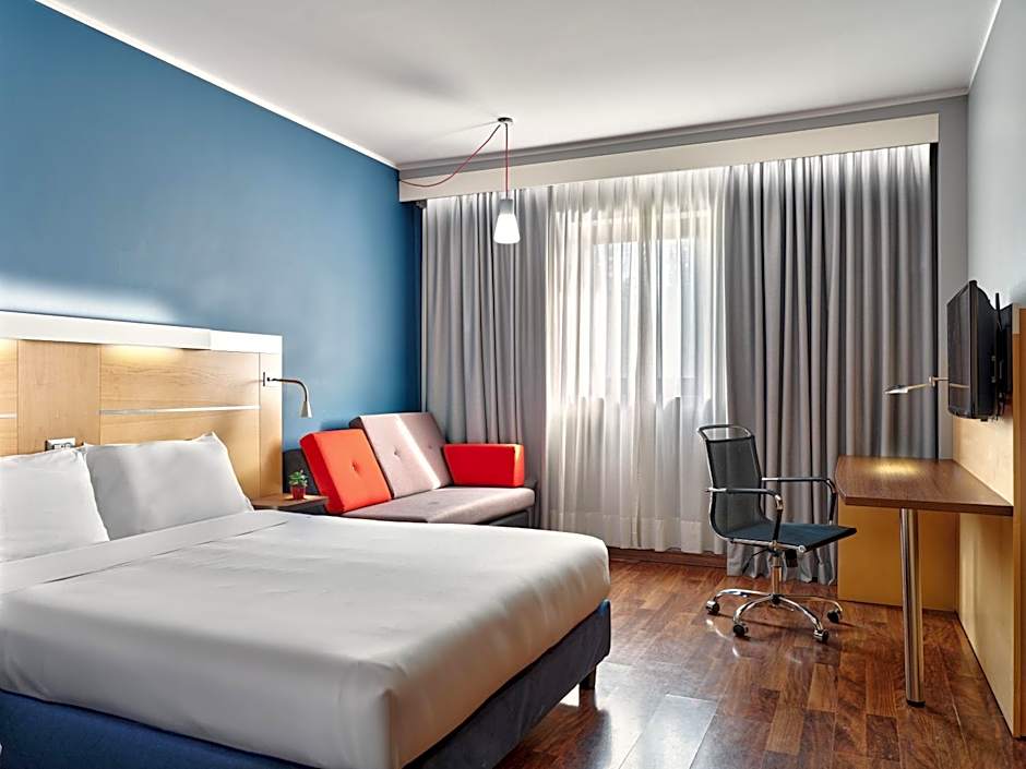Holiday Inn Express Milan-Malpensa Airport By IHG