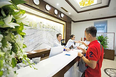 Song Loc Luxury Hotel