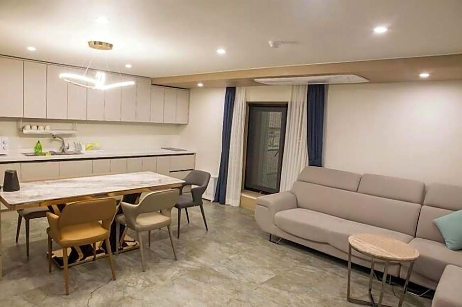 H Avenue Hotel Hwamyeong-dong