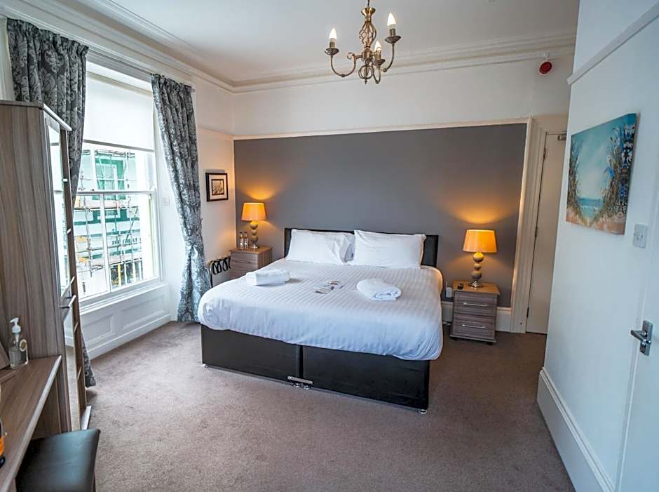 Johnny Dough's Conwy with Rooms