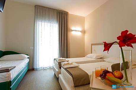 Family Room with Balcony (2 Adults + 2 Children)
