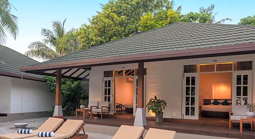Adaaran Select Meedhupparu – 24 hours Dine Around Premium All inclusive