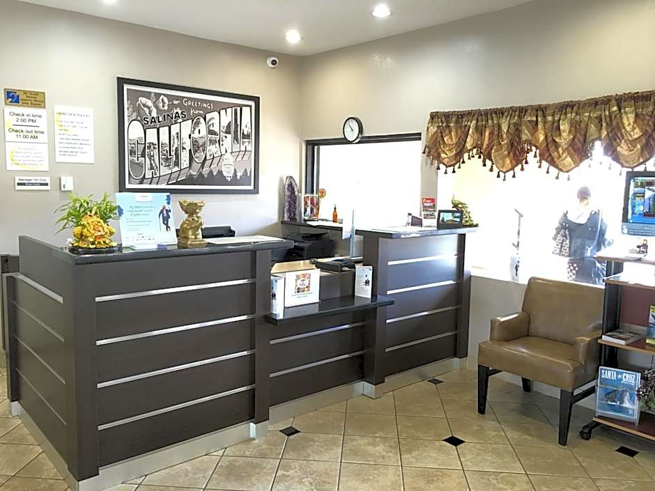 Super 8 by Wyndham Salinas