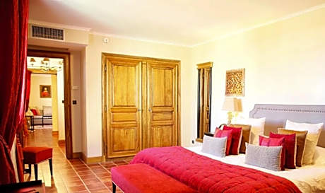 Suite with Garden View