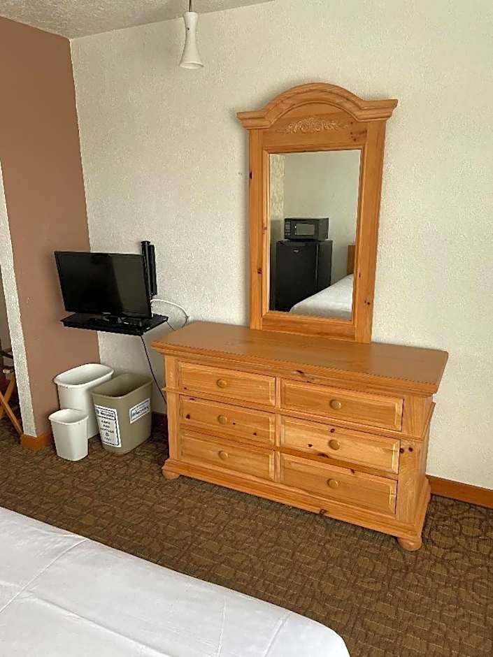 Pink Champagne Motel