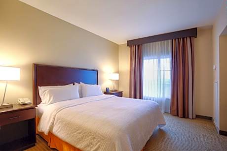 2 BEDROOM/2 BATH STE-1 KING/2 DBL BEDS-NOSMOK