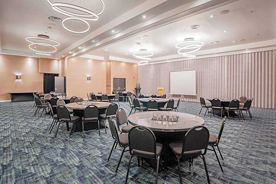 Sandman Signature Vancouver Downtown Hotel