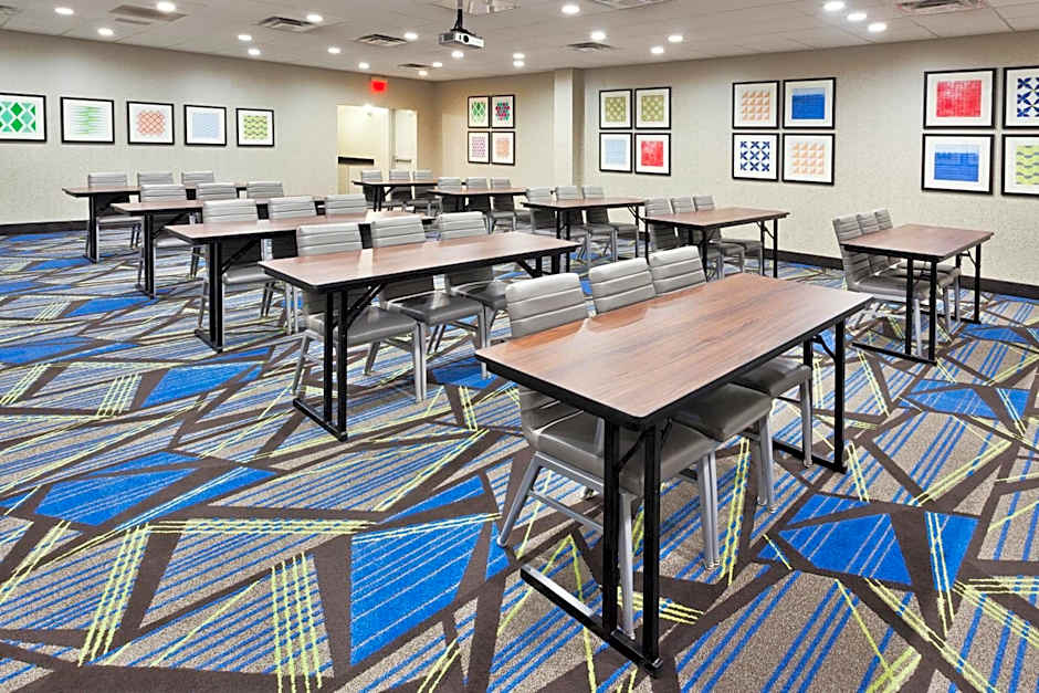 Holiday Inn Express Hotel & Suites Rome-East By IHG