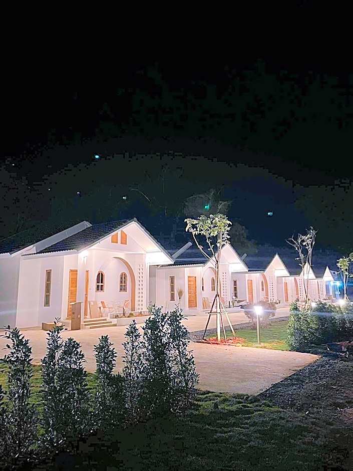 Photo 1 of 30 of Ban Aunjai Resort