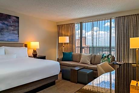 Executive Suite, 1 Bedroom Executive Suite, 1 King, Sofa bed