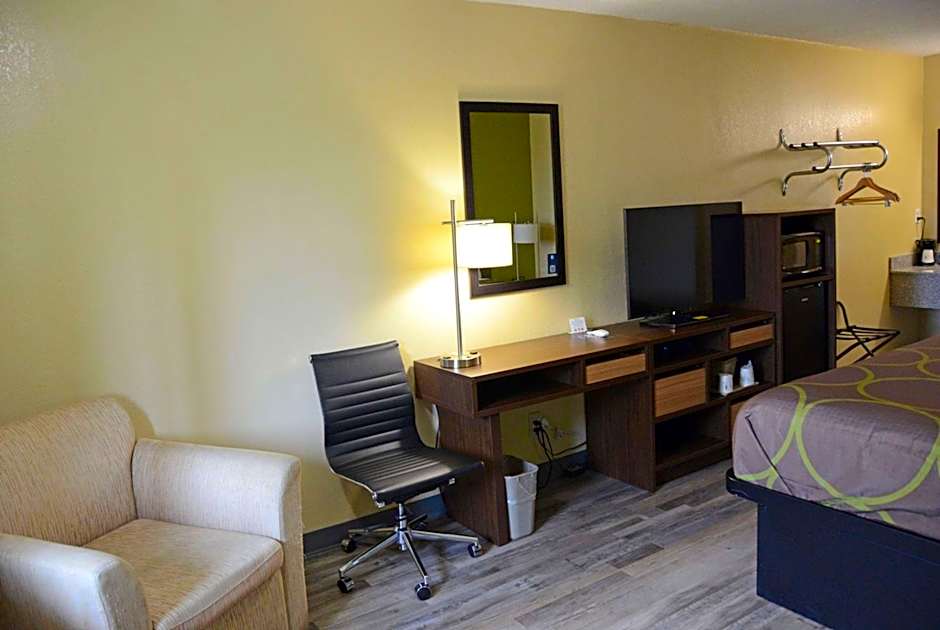 Super 8 by Wyndham Lafayette / Purdue Area