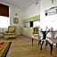 Crystal Suites Old Town