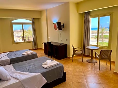 Double or Twin Room with Sea View